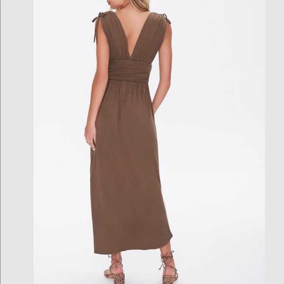 Plunging maxi dress - Picture 4 of 5